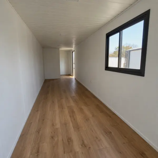 Ilustración: Casa contenedor de 1 dormitorio, interior terminado de un contenedor de 40 pies